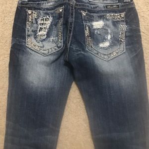 Ladies Miss Me Signature Straight Jean Size 25